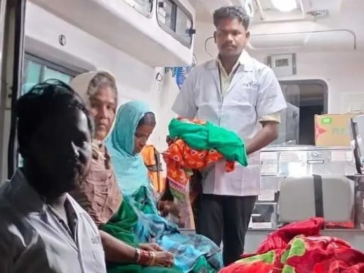 అంబులెన్స్‌లో ప్రసవం.. తల్లీ బిడ్డ క్షేమం