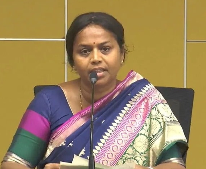 జగన్ పేటీఎం బ్యాచ్‌కు మూల్యం తప్పదు: అనురాధ