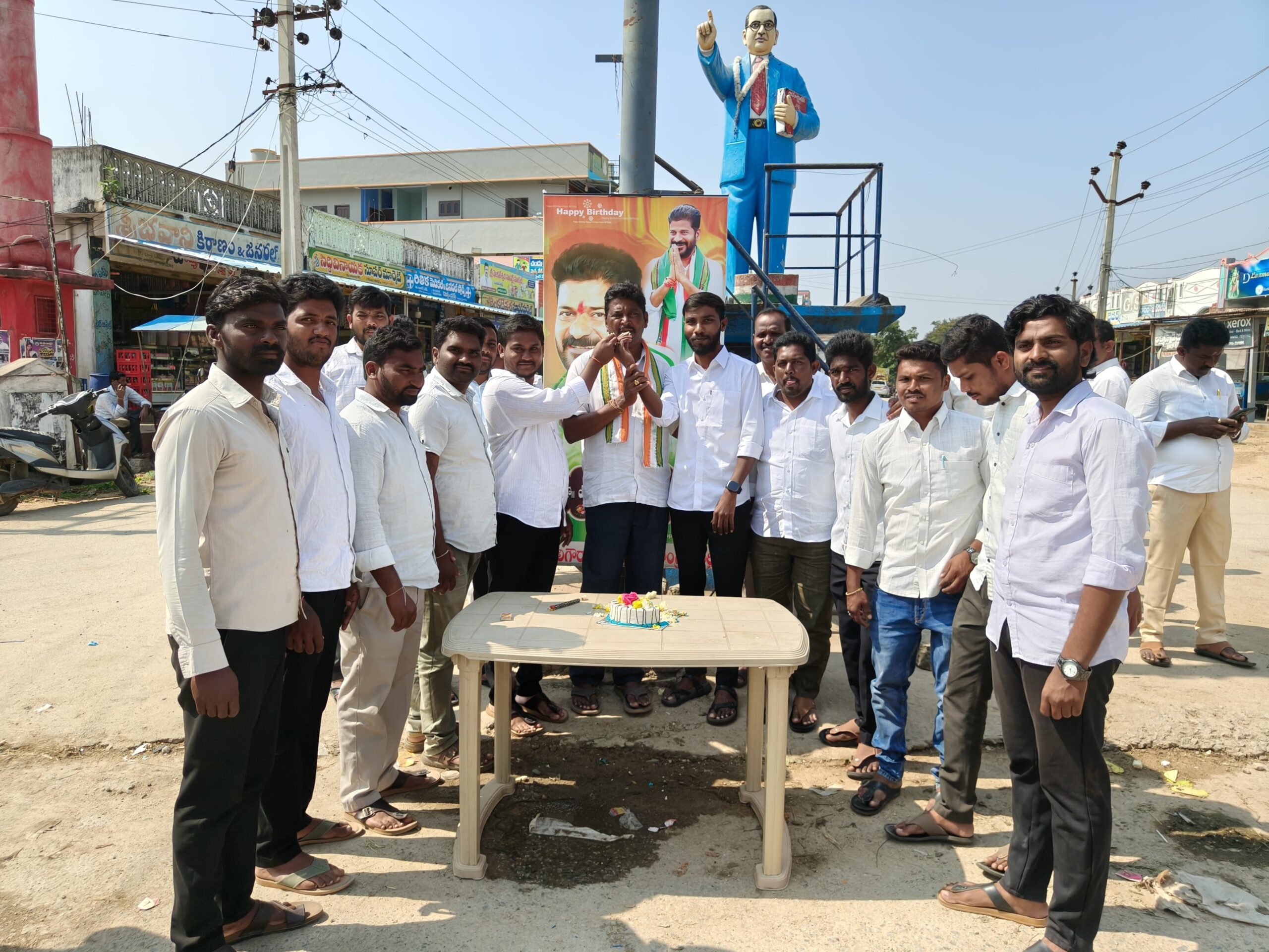 ఘనంగా సీఎం జన్మదిన వేడుకలు