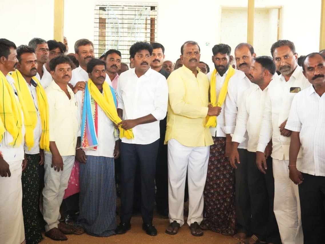 గుడిబండలో వైసీపీ నుంచి టీడీపీలోకి చేరికలు