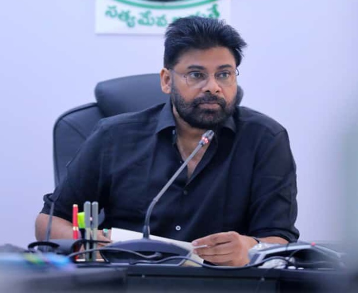 మొక్కలు నాటిన డిప్యూటీ సీఎం పవన్