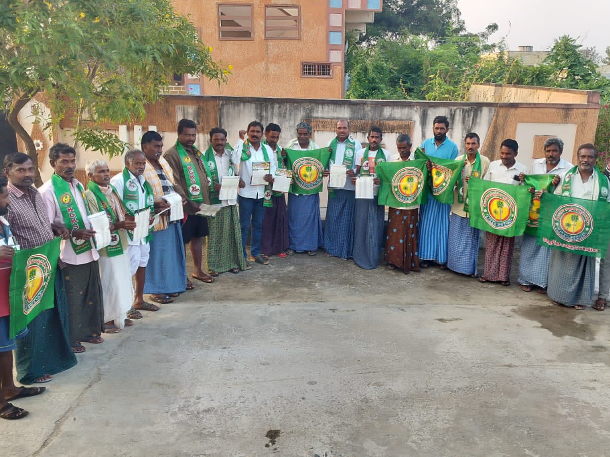 ‘కల్లుగీత కార్మిక సంఘం రాష్ట్ర మహాసభలను జయప్రదం చేయండి’