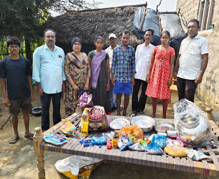 అగ్ని ప్రమాద బాధిత కుటుంబానికి ఆర్థిక సహాయం