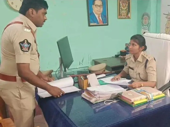 పాలకొల్లు రూరల్ స్టేషన్‌ను తనిఖీ చేసిన డీఎస్పీ