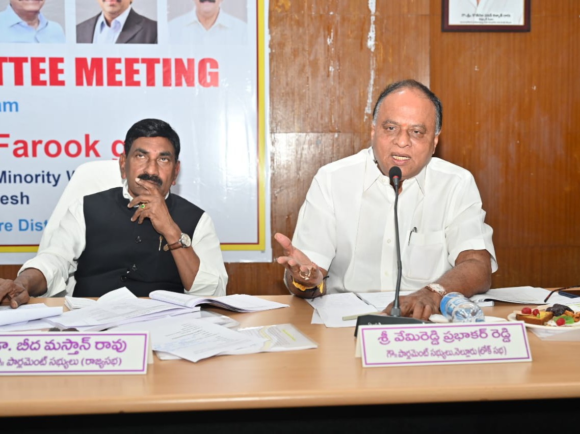 మత్స్యకారులకు పెద్ద బోట్లు అందించాలి: ఎంపీ