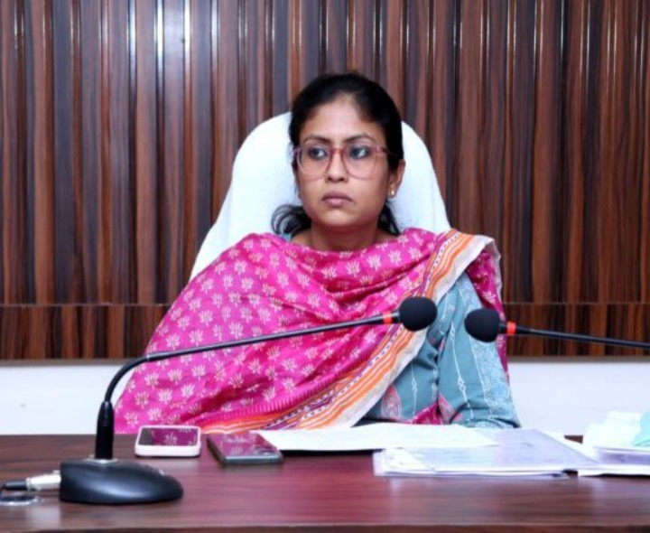 పత్తి పంటకు గిట్టుబాటు ధర కల్పించాలి: కలెక్టర్