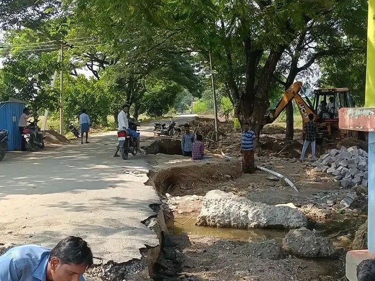తుఫాను కొట్టుకపోయిన రోడ్డు మరమ్మత్తులు