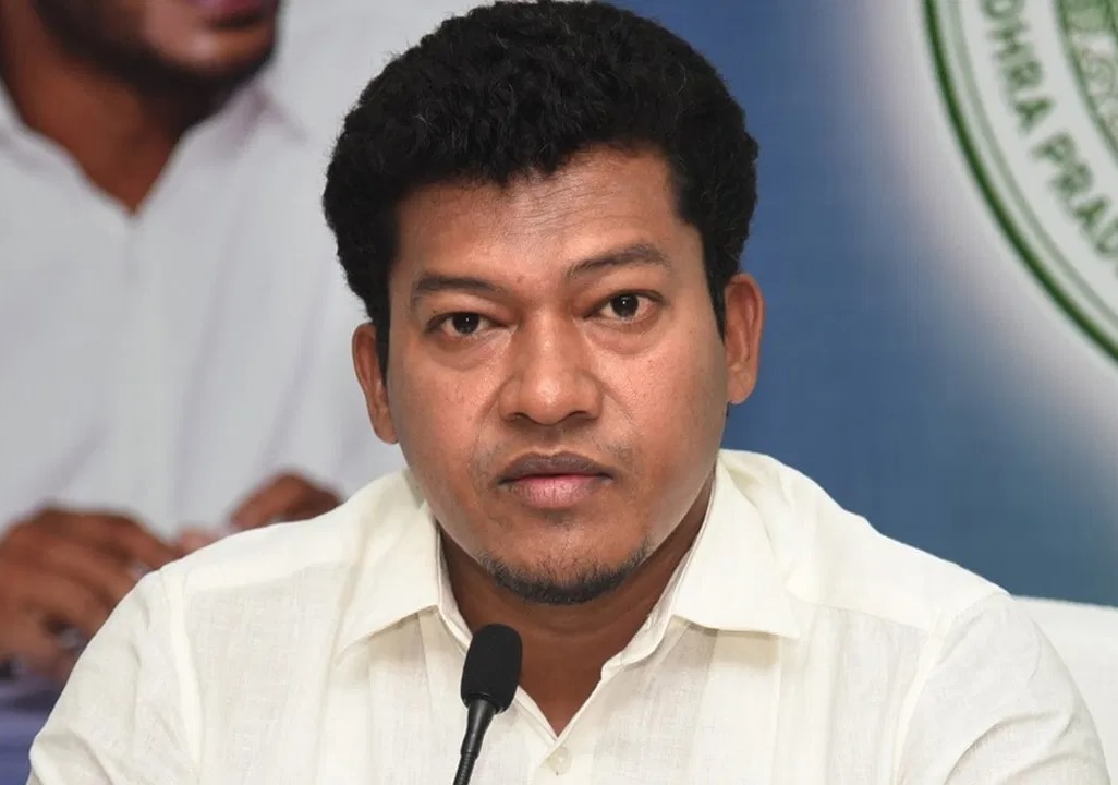 సీదిరి అప్పలరాజుకు నోటీసులు