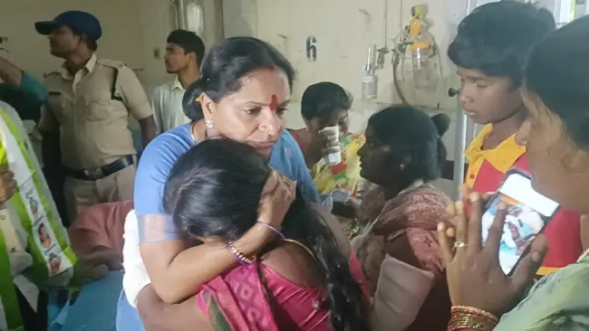 MGM ఆస్పత్రిలో సదుపాయాలపై కవిత ఫైర్