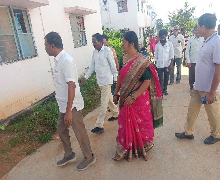 ‘అర్హులైన లబ్ధిదారులకు డబల్ బెడ్ రూమ్ ఇండ్లు’