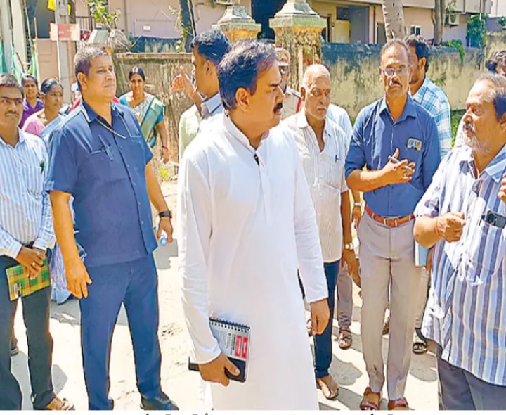 మహిళా మండలి భవనాన్ని తనిఖీ చేసిన మంత్రి