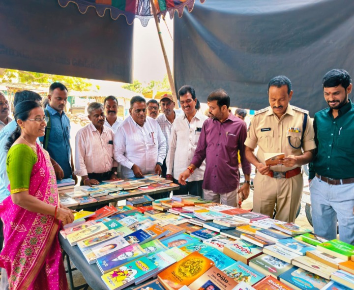 హనుమకొండలో పుస్తక ప్రదర్శన ప్రారంభం