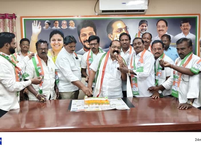 ఎమ్మెల్యే కార్యాలయంలో ఘనంగా CM పుట్టిన రోజు వేడుకలు