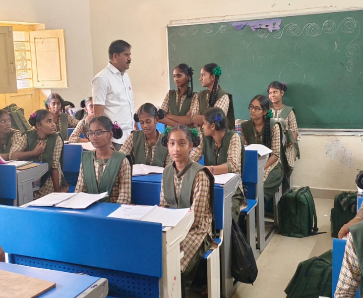 ‘చదువుల్లో రానించి ఉన్నతస్థాయికీ ఎదగాలి’