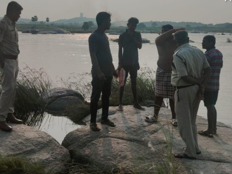 మూసీ నదిలో ఈతకెళ్లి బాలిక గల్లంతు