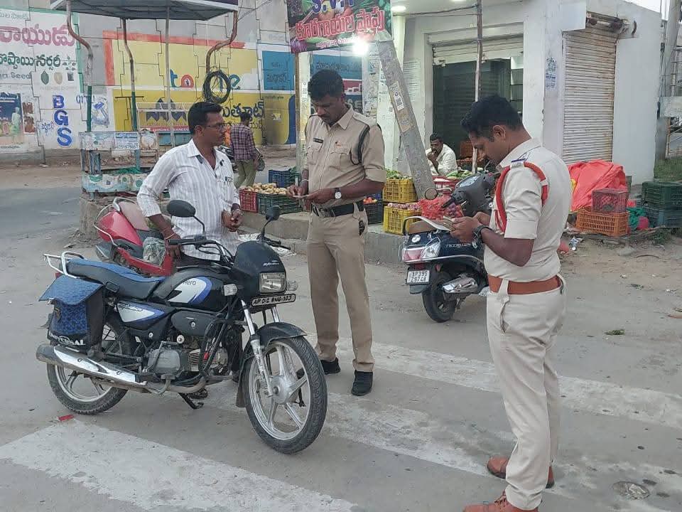 జిల్లాలో ముమ్మరంగా ‘విజిబుల్ పోలీసింగ్’