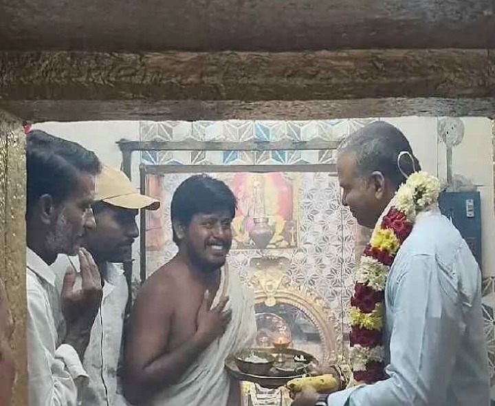 కుంభాభిషేక మహోత్సవంలో పాల్గొన్న MLA