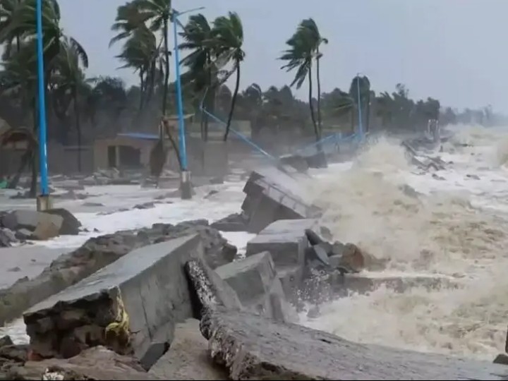 జిల్లాలో కేంద్ర బృందాల పర్యటన