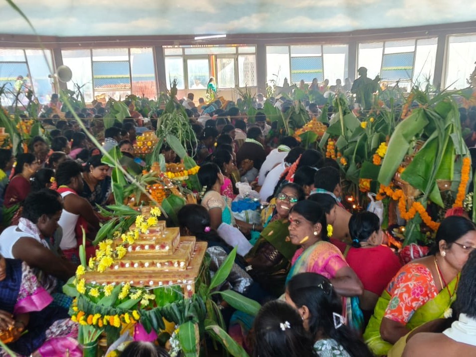 శివంపేటలో సత్యనారాయణ స్వామి వ్రతాలు