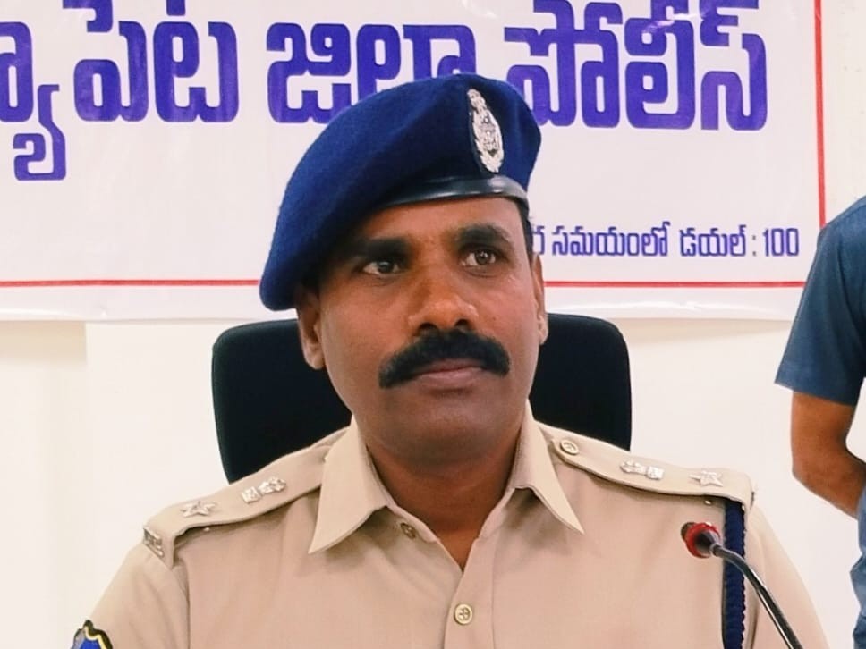 ‘మహిళా వేధింపులపై మౌనంగా ఉండొద్దు’: ఎస్పీ