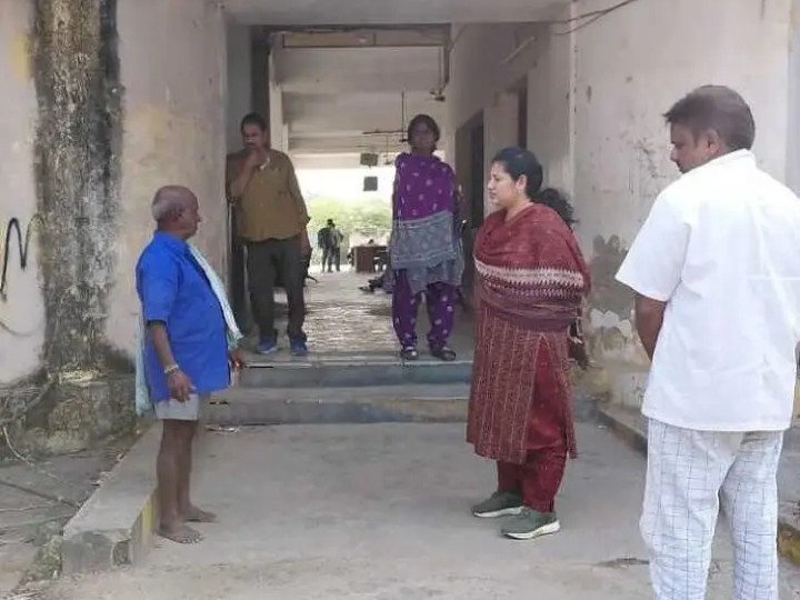 ముదినేపల్లి బస్టాండ్‌లో అపరిశుభ్రతపై డీపీటీవో ఆగ్రహం