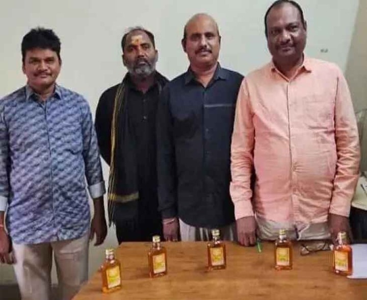 అనధికార మద్యం దుకాణాలపై పోలీసుల దాడులు