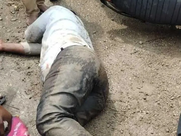 కుక్కడం వద్ద కారు – బైక్ ఢీ.. వ్యక్తికి తీవ్ర గాయాలు