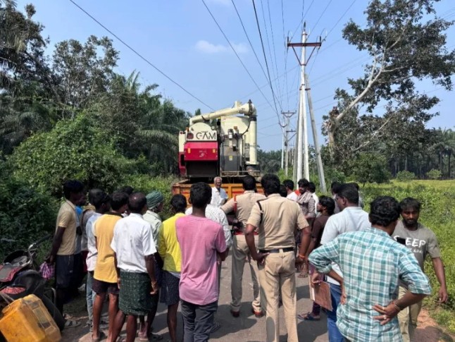 విద్యుత్ వైర్లు తగిలి ఇద్దరి మృతి