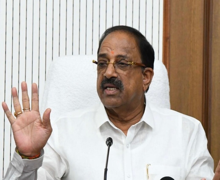 20% తేమ ఉన్న పత్తిని కొనుగోలు చేయాలి: మంత్రి