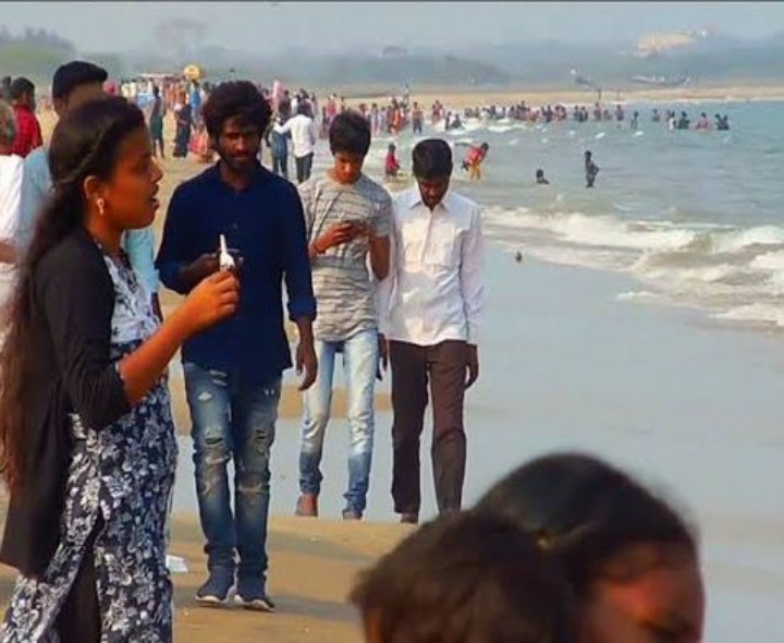 పేరుపాలెం బీచ్‌కు పోటెత్తిన పర్యాటకులు