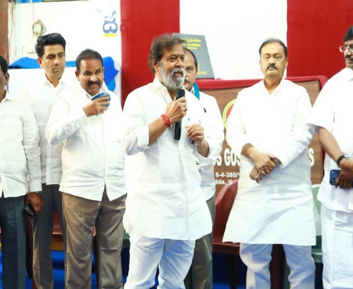 ఎర్రగడ్డ డివిజన్‌లో మంత్రి ప్రచారం