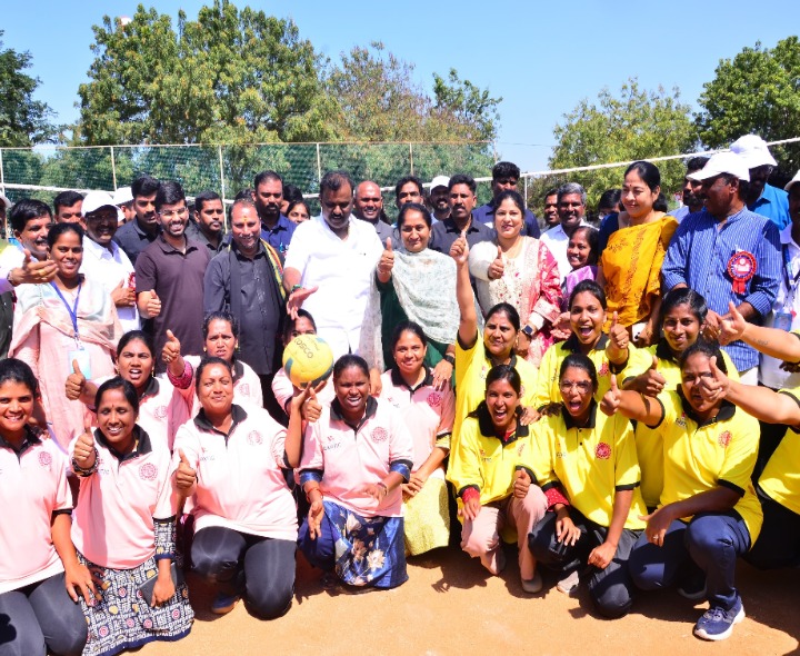 జిల్లాలో రెవెన్యూ స్పోర్ట్స్‌ను వీక్షించిన మంత్రులు