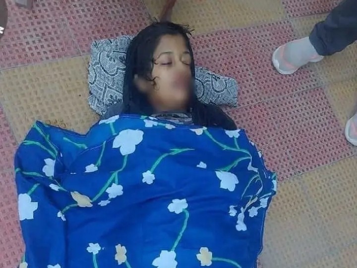 తండ్రి మరణం తట్టుకోలేక యువతి సూసైడ్