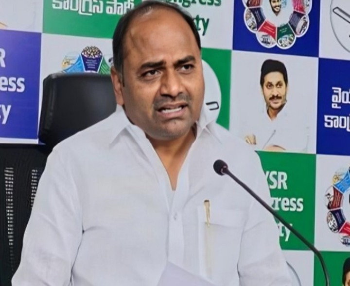 ‘కాలేజీలు ప్రైవేటీకరించడంలో భారీ అవినీతి’
