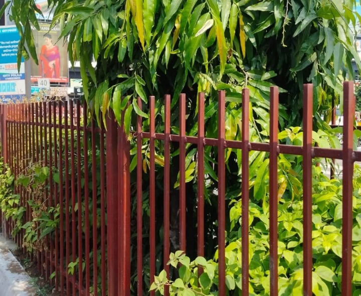 సీఐఐ బ్యూటిఫికేషన్ పనుల్లో నాసిరకం గ్రిల్స్ వివాదం