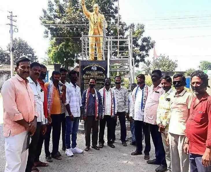42 శాతం రిజర్వేషన్ కోసం మౌన దీక్ష