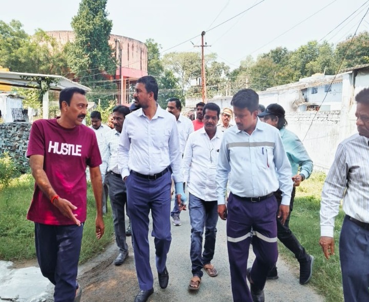 కార్మికులకు క్వార్టర్లలో మెరుగైన సౌకర్యాలు కల్పించాలి: CMD