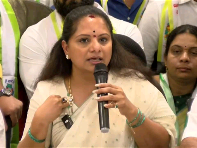 బీఆర్ఎస్‌పై కవిత తీవ్ర విమర్శలు