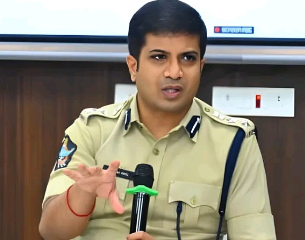 ‘ట్రేడింగ్ పేరిట మోసాలకు బలికావొద్దు’