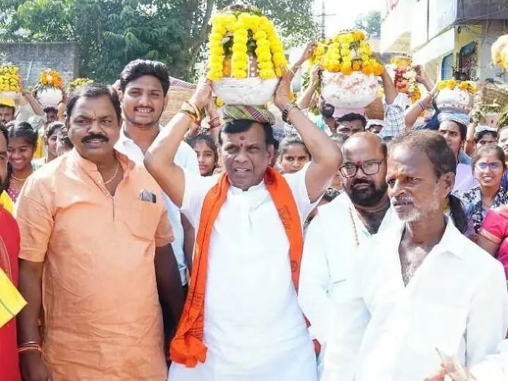 బోనమెత్తిన అర్బన్ ఎమ్మెల్యే