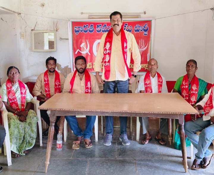 పత్తి కొనుగోళ్లలో ఆంక్షలను తొలగించాలి: సీపీఐ