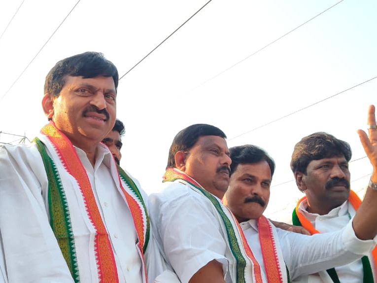 పొంగులేటితో ర్యాలీలో ఉమ్మడి జిల్లా ఎమ్మెల్యేలు