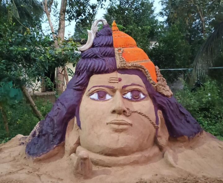 సంగమేశ్వరుడి సన్నిధిలో అర్ధనారీశ్వర సైకత శిల్పం