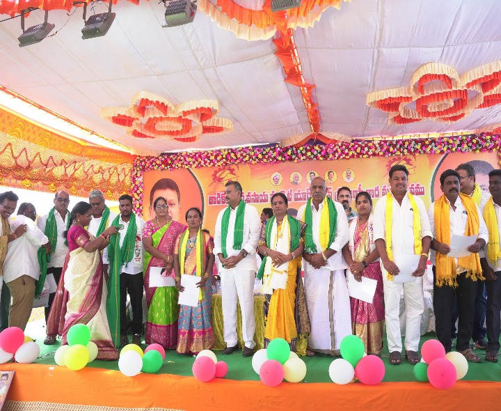 తాడికొండలో మార్కెట్ యార్డు కమిటీ ప్రమాణ స్వీకారం