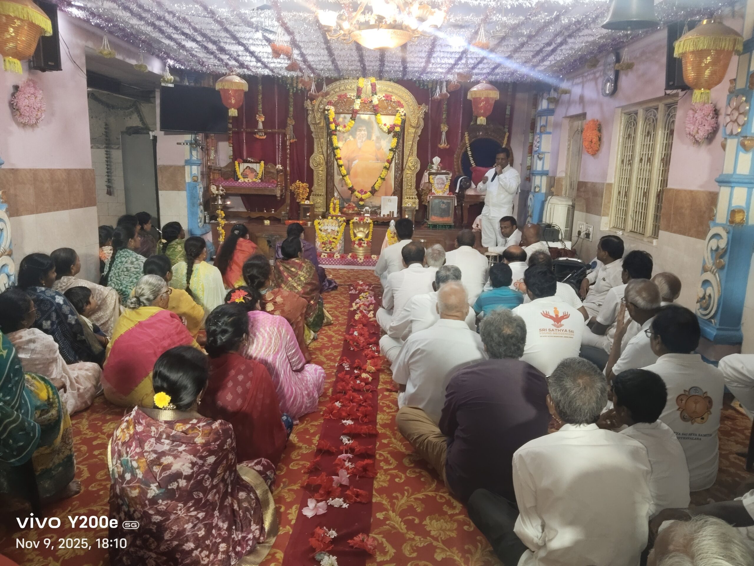 శ్రీ సత్యసాయి మందిరంలో అఖండ భజనలు