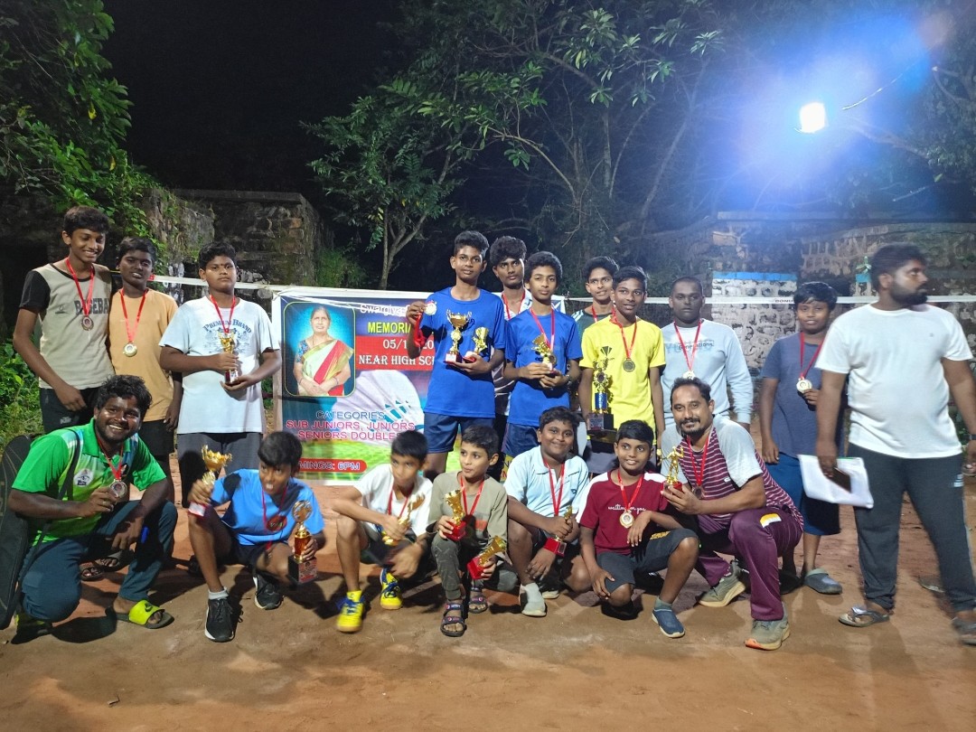 షటిల్ టోర్నమెంట్‌లో సత్తా చాటిన వేదం అకాడమి