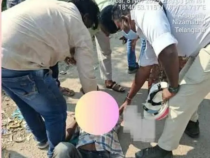 మానవత్వం చాటుకున్న ట్రాఫిక్ కానిస్టేబుల్