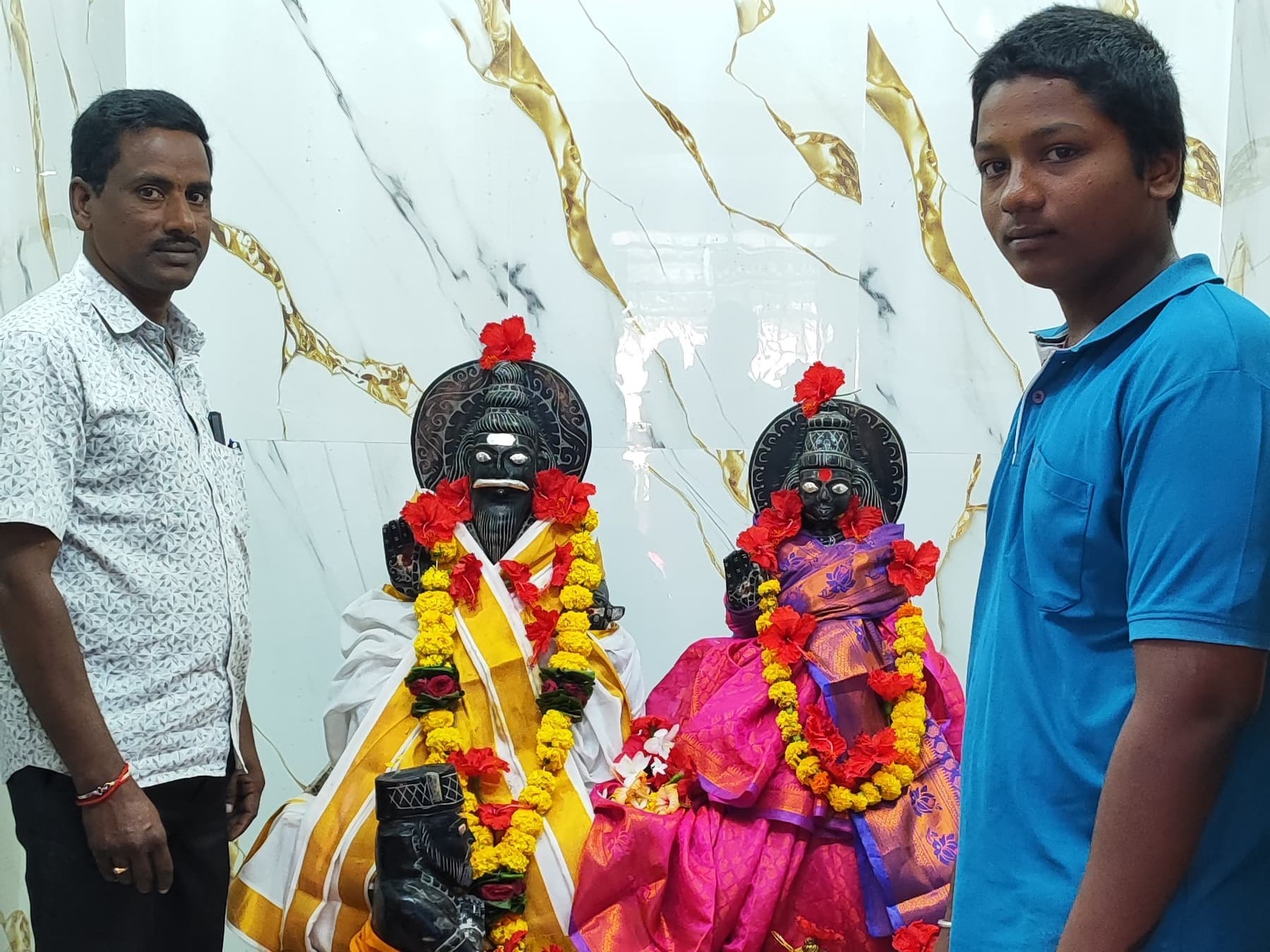 వీరబ్రహ్మేంద్రస్వామికి వెండి నేత్రాలు