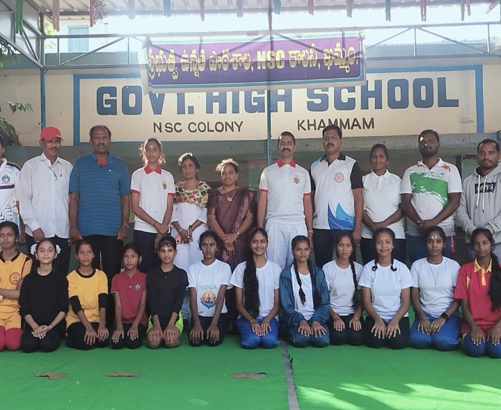 ఉత్తమ ప్రతిభ కనబరిచిన గురుకుల విద్యార్థులు