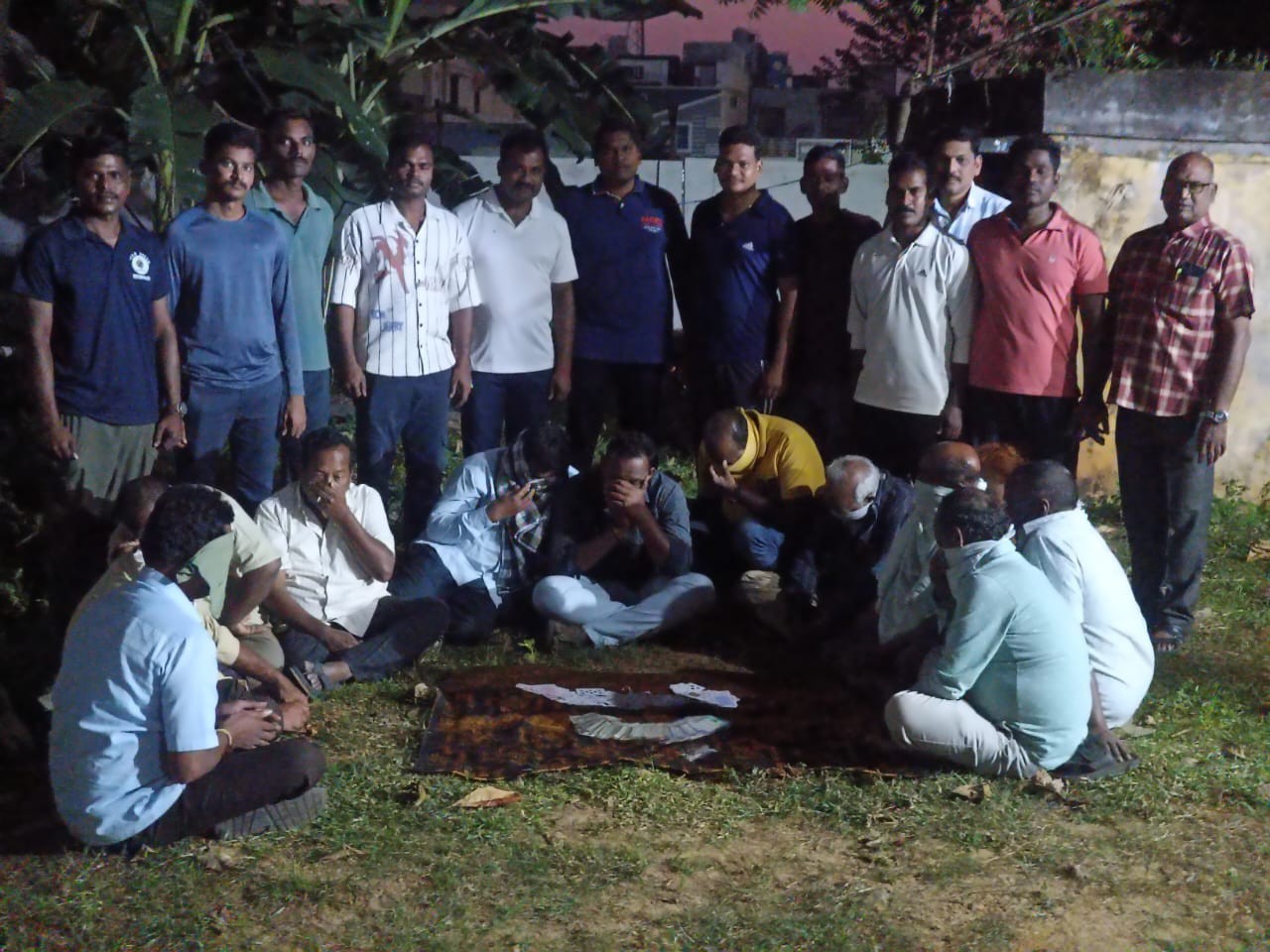 పేకాట శిబిరంపై దాడి.. 12 మంది అరెస్ట్